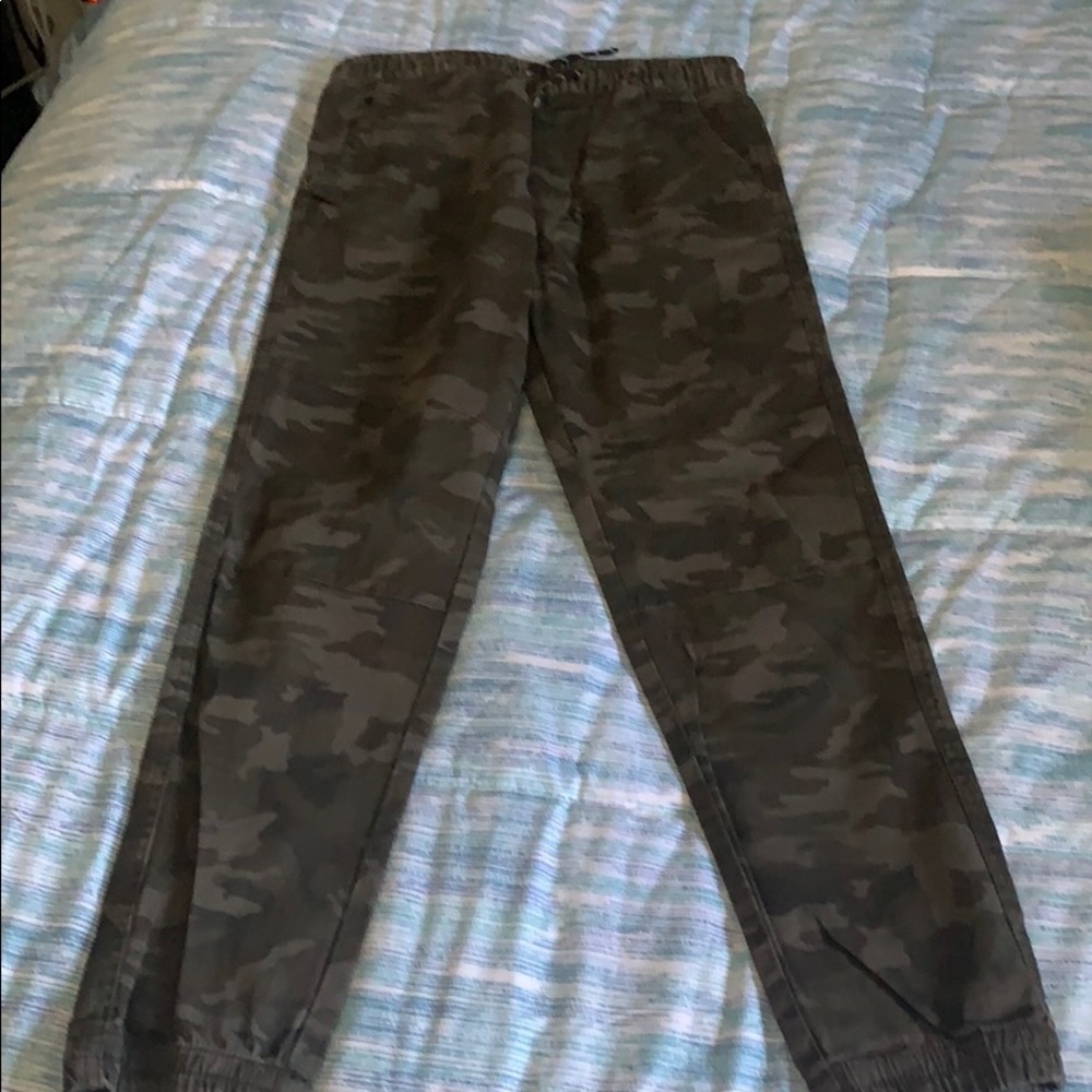 NWOT Boys Army joggers